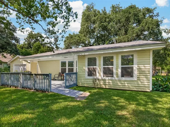 3315 Walsh St, Bacliff, TX 77518