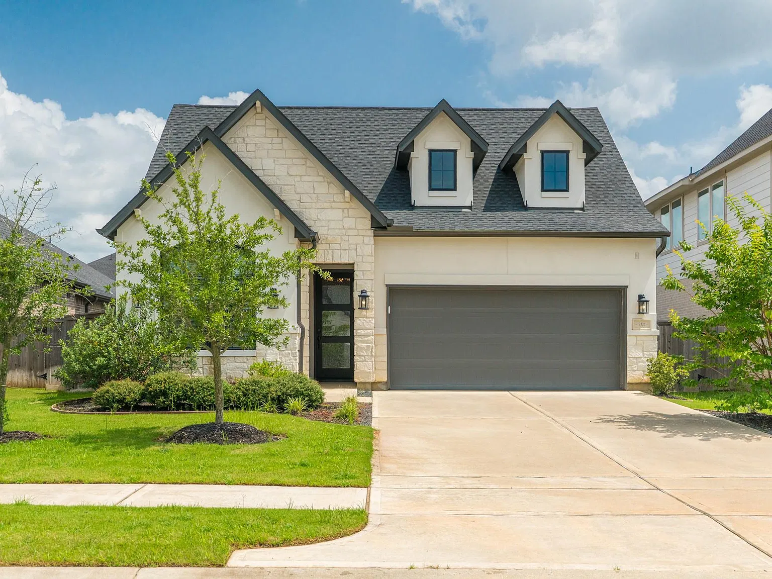 4 bed, 3.0 bath, 1955 sqft, $3,250 — Photo 1