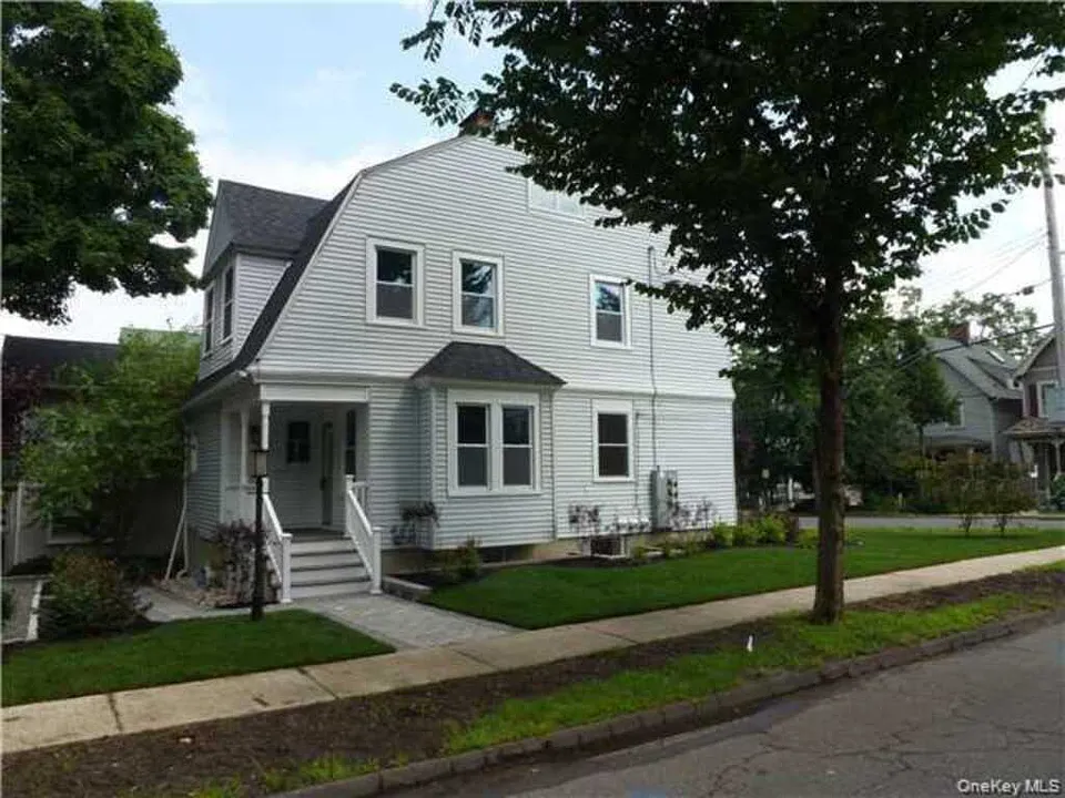 60 Elysian Ave #2