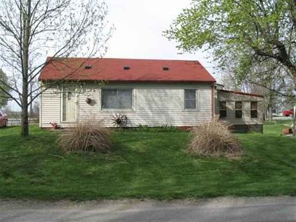 2nd image of 218 W County Road 425 N