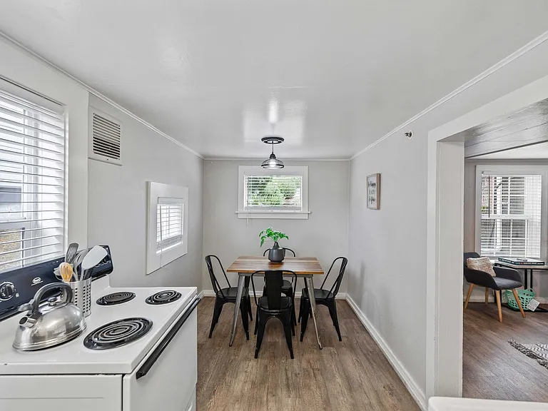 864 S 5th St #6 — Photo 8