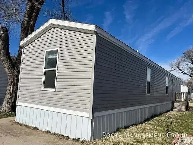 1402 Winona St #1402WN — Photo 2
