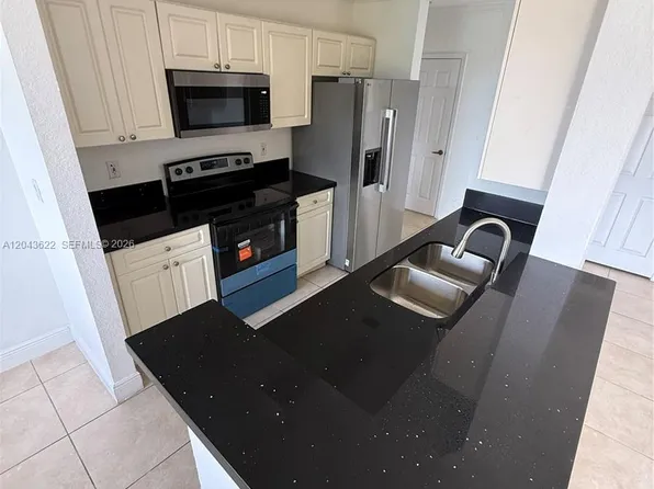 21100 SW 87th Ave APT 304, Cutler Bay, FL 33189
