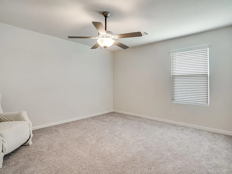 2401 Linto St — Photo 18