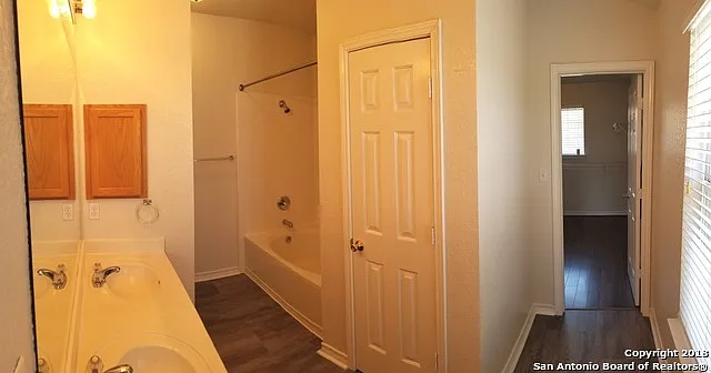 806 Thomas Rdg — Photo 14