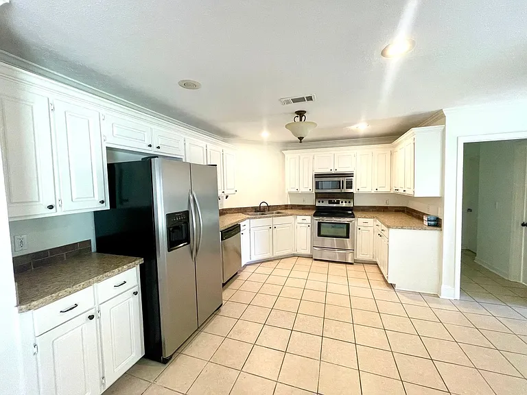 208 Chestnut Dr — Photo 13