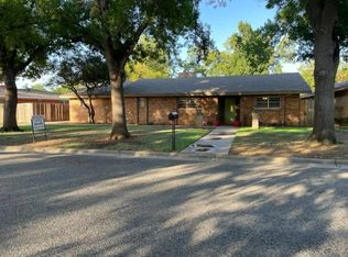 2205 16th St, Vernon, TX 76384