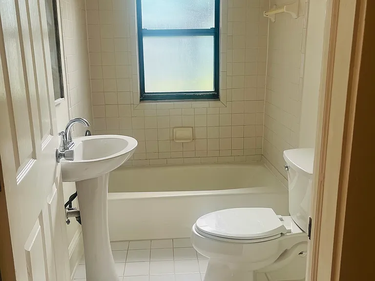 831 King St #1 — Photo 6
