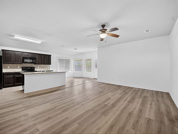 4th image of 7404 Littleton Way