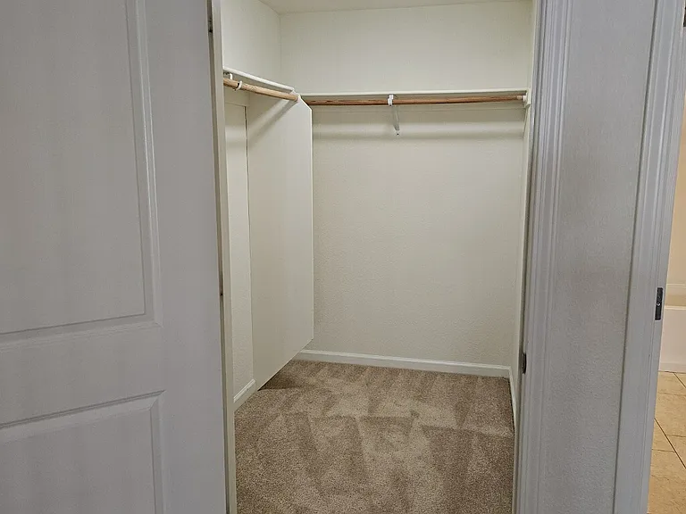 Diamond Creek Apartment — Photo 35