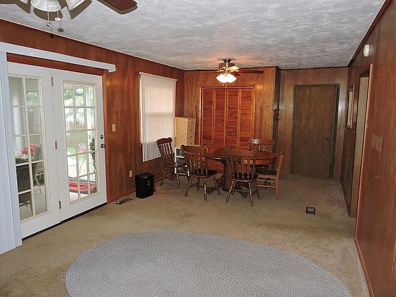 5th image of 810 Steammill St