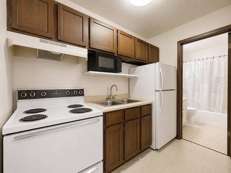 2601 University Avenue — Photo 24