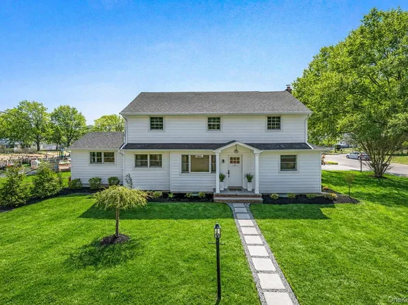 1 Marlin Road, East Quogue, NY 11942