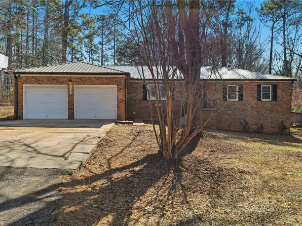 104 Topeka Ln, Pendleton, SC 29670