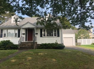 216 Country Rd, Fairfield, CT 06824