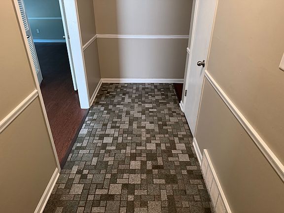3rd image of 4311 Springwind Rd