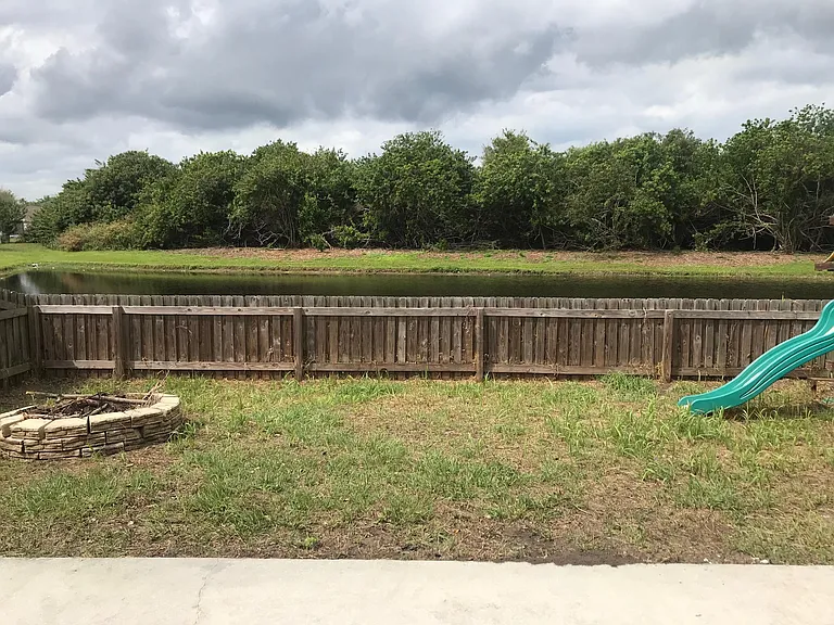 Back Patio & Lake View