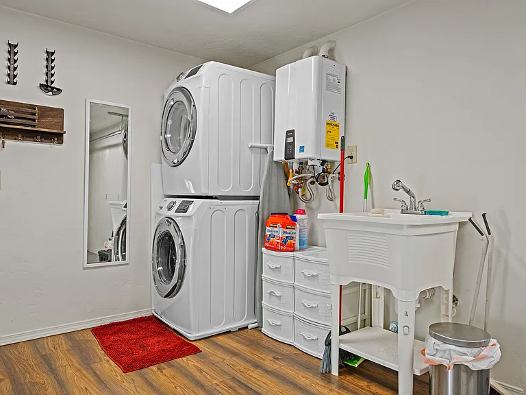 4908 Burton Ave SE — Photo 4