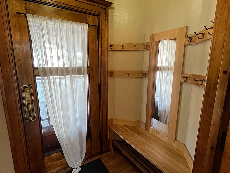 Front foyer with plenty of coat hooks