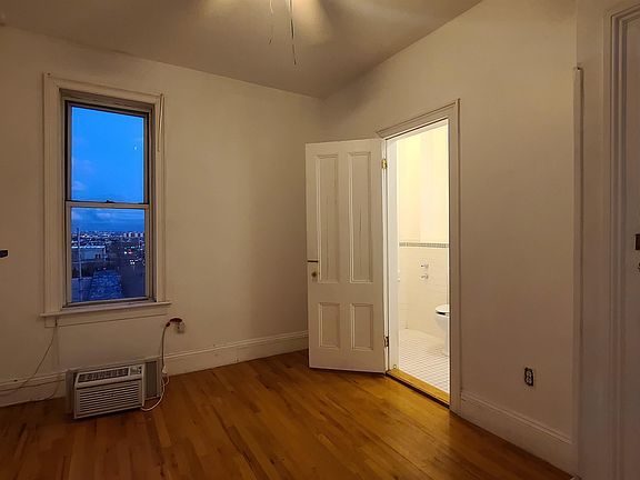 5th image of 60 Clifton Pl APT 1