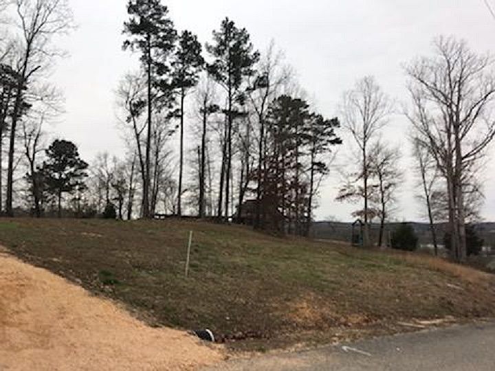 2nd image of Rivers Edge Dr