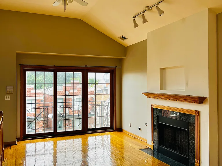 2445 W Polk St #3 — Photo 3