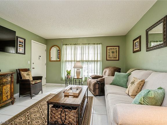4th image of 6884 Sandtrap Dr APT 3