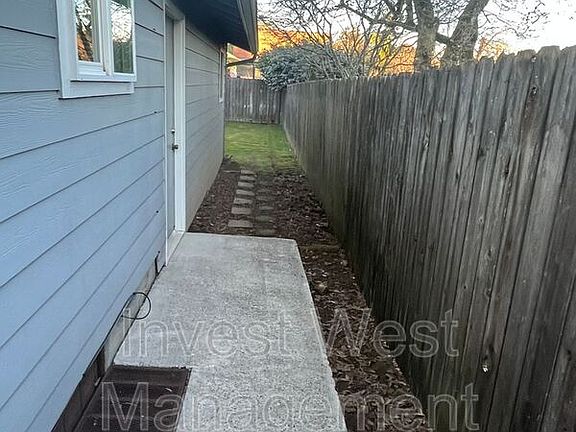3rd image of 710 NE 15th Ave