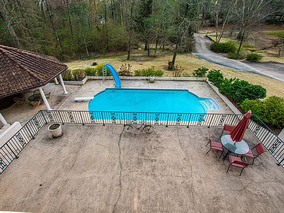 5th image of 901 Bodenhamer Dr