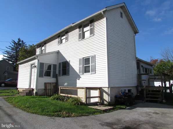 907 Middle St #1, Gap, PA 17527