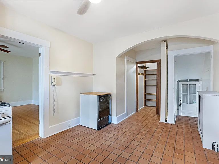 219 Washington Rd — Photo 11