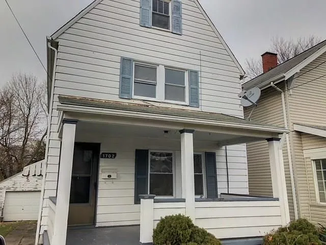 1702 Davidson St photo 1