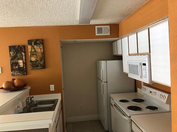 5th image of 2212 Grand Cayman Ct Floor 1