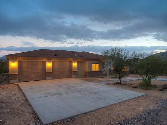 3rd image of 320 E Sabrosa Dr