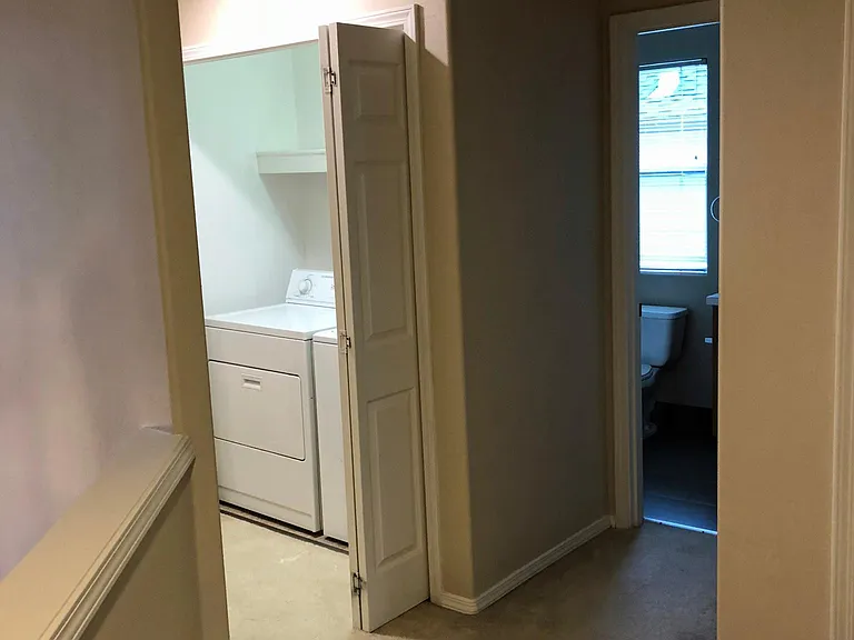 upstairs laundry, washer & dryer