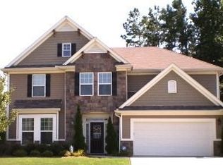 2 Greenview Dr, Newnan, GA 30265