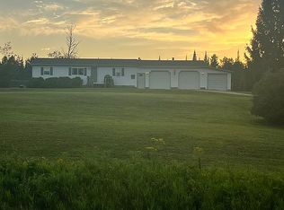 7383 J Rd, Gladstone, MI 49837