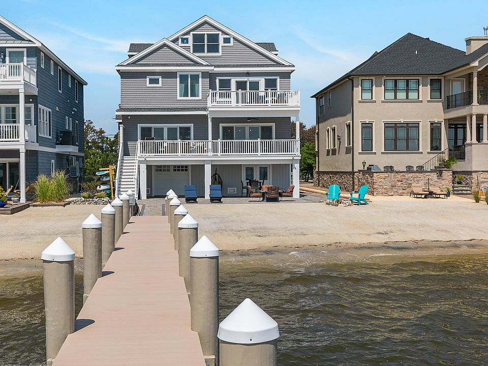 1st image of 819 South Dr