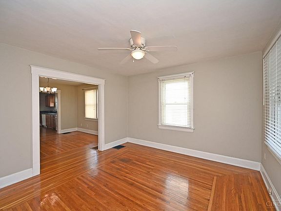 4th image of 3835 Mount Vernon Ave