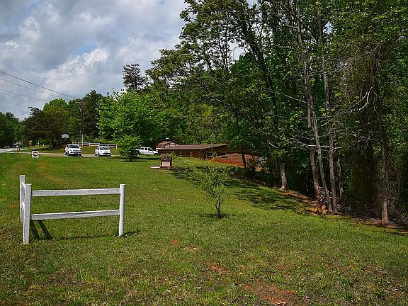 2nd image of 1983 Nc State Highway 770