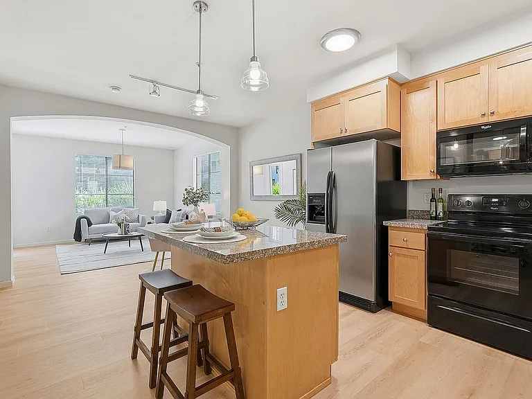 800 N 8th St #103 — Photo 6