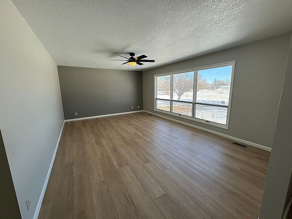 405 N 4th St, Parkston, SD 57366 Zillow