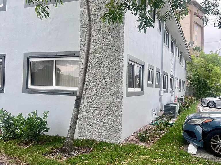 915 SE 22nd Ave — Photo 29