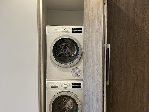 2nd image of 815 Tennessee St #310