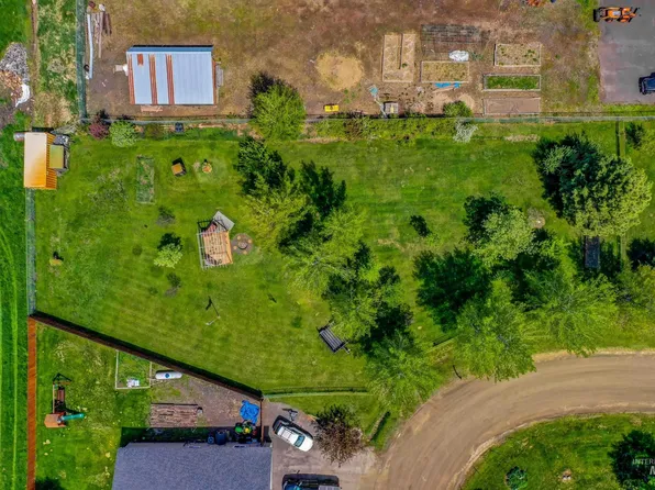 19 Larae St, New Meadows, ID 83654