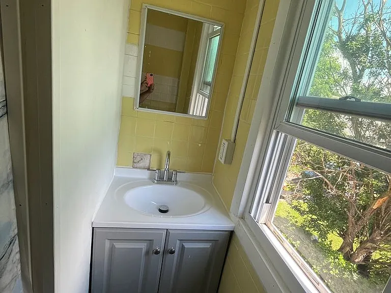 18 Robin St — Photo 9