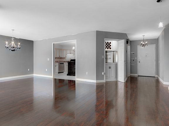 4th image of 1328 Harmon Cove Tower