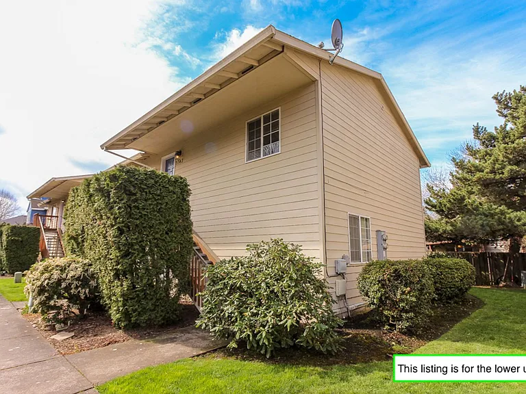 2739 SW Jasmine Pl — Photo 3