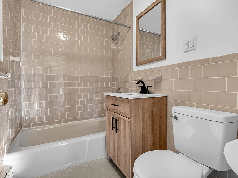 A1 Colonial Dr #10 — Photo 6
