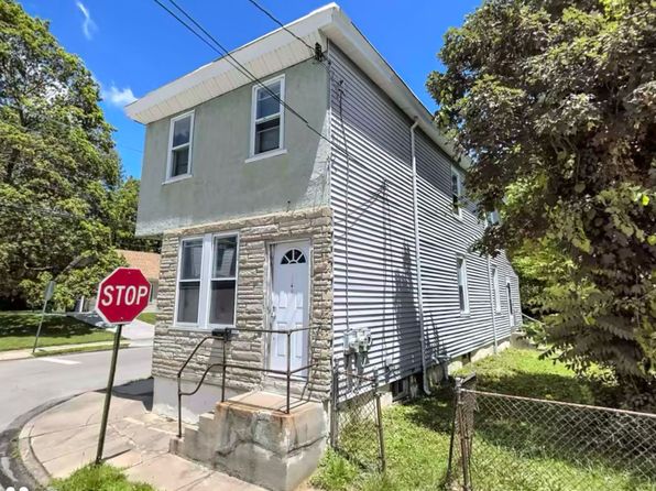 125 Pennington Ave #B